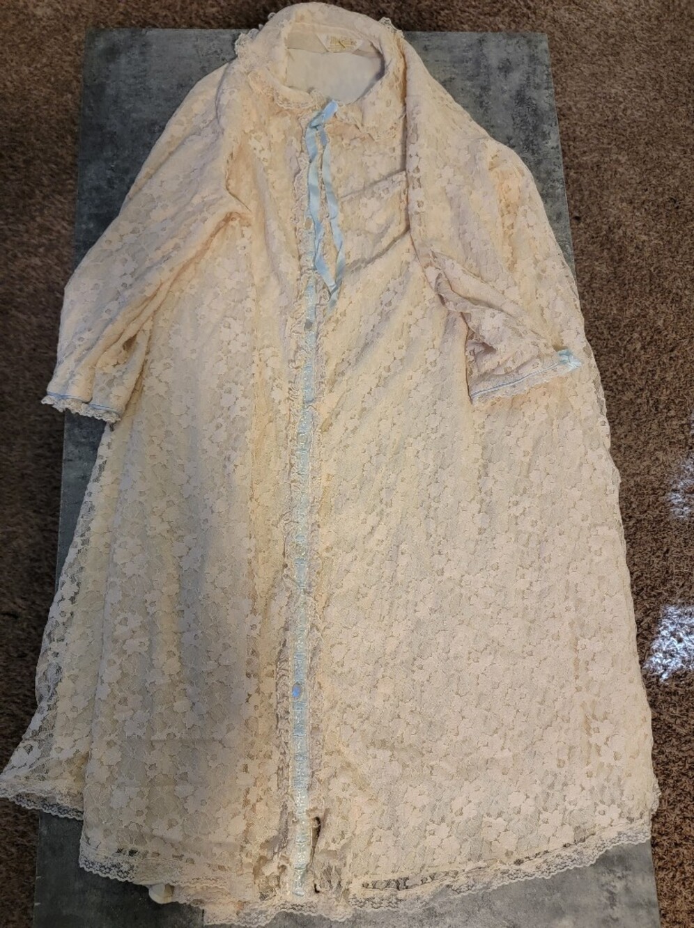 Vintage Miss Elaine Cream Dressing Gowm